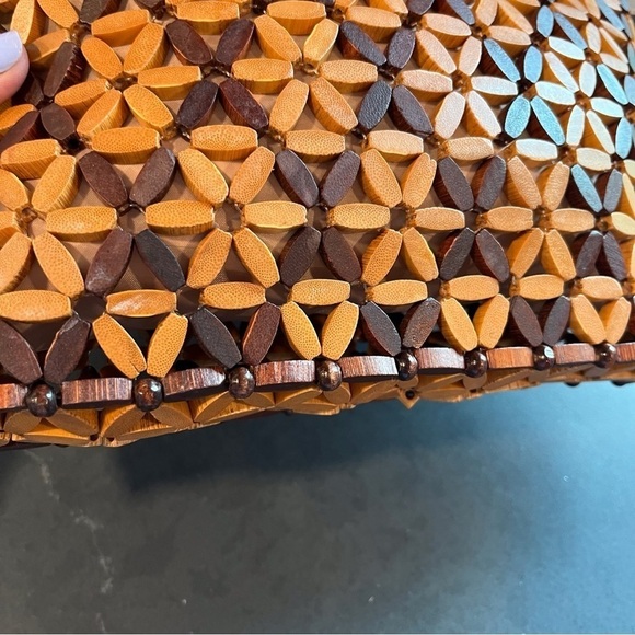 Wooden daisy macrame handbag - Picture 6 of 13